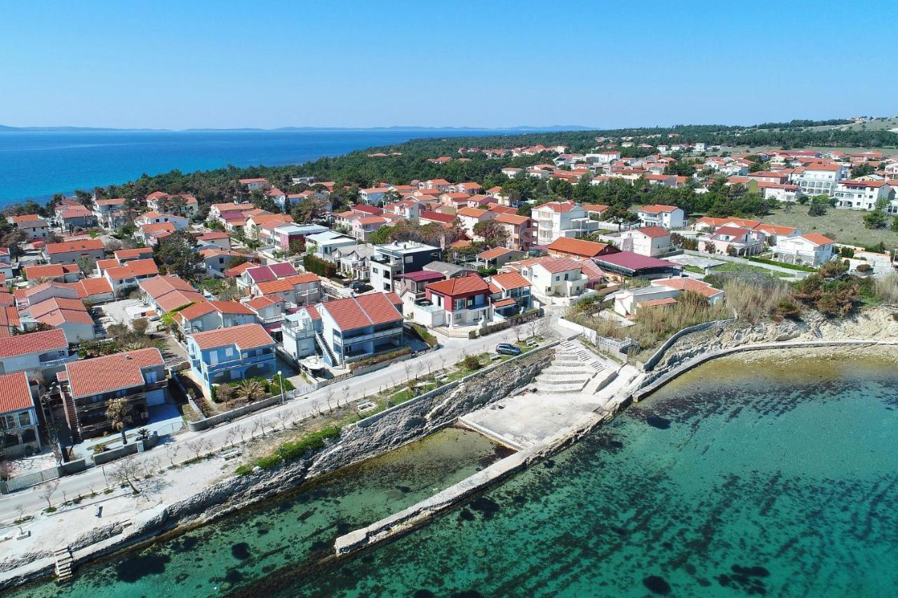 Apartmani Nella Вир Екстериор снимка